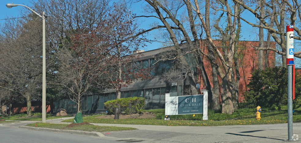 200 Evans Ave, Toronto, ON en alquiler - Foto del edificio - Imagen 3 de 10