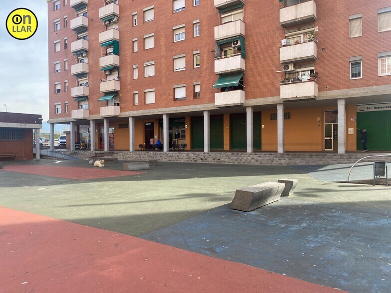 Edificio residencial en Granollers, Barcelona en venta - Foto del edificio - Imagen 2 de 12