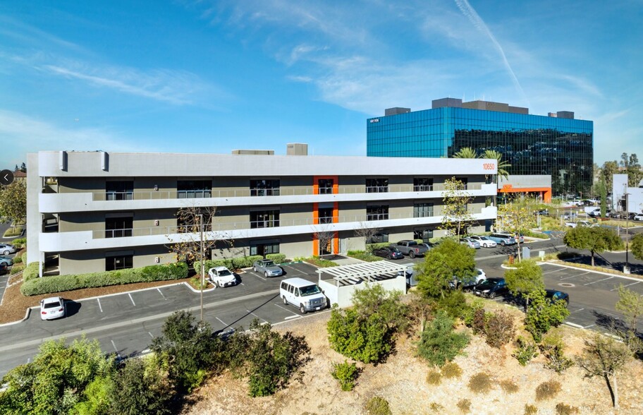 10680 Treena St, San Diego, CA en alquiler - Foto del edificio - Imagen 1 de 24