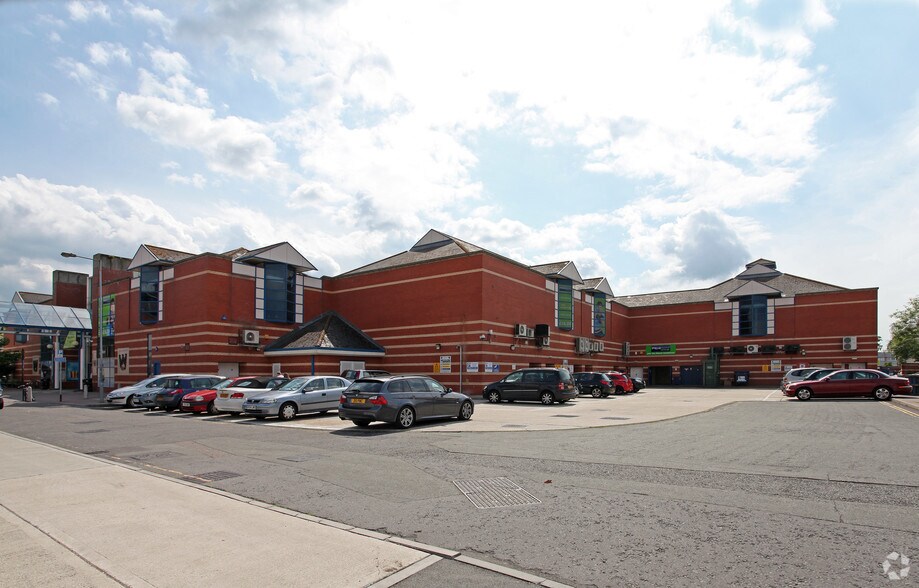The Mead, Farnborough en alquiler - Foto del edificio - Imagen 3 de 9