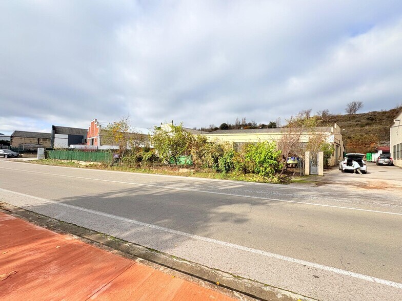 Nave en Ponferrada, León en venta - Foto del edificio - Imagen 3 de 19