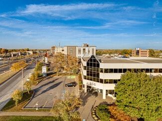 Más detalles de 666 Boul Saint-Martin O, Laval, QC - Oficina en alquiler