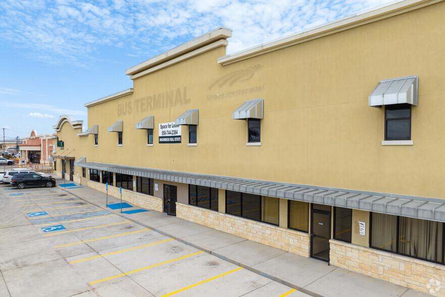 8915 San Dario Ave, Laredo, TX en alquiler - Foto del edificio - Imagen 2 de 23