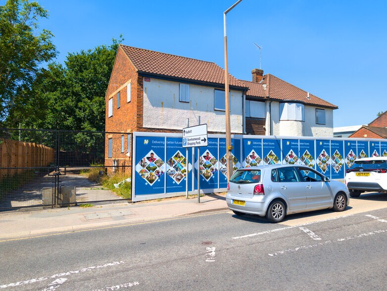 39 Theobald Street, Borehamwood en venta - Foto del edificio - Imagen 2 de 7