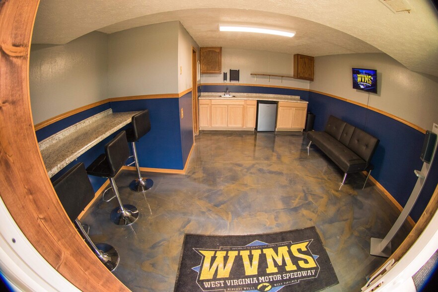 1 Matheny Dr, Mineral Wells, WV en venta - Foto del edificio - Imagen 3 de 10