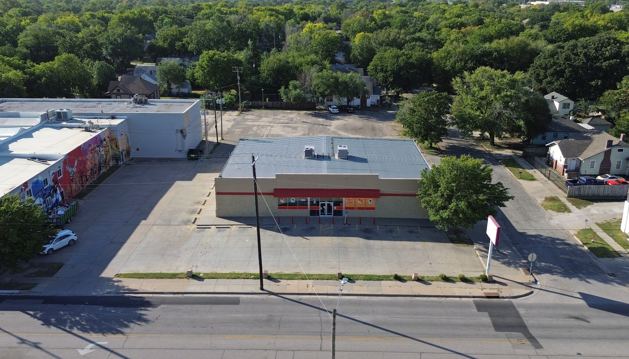 2201 E Central Ave, Wichita, KS en alquiler Foto del edificio- Imagen 1 de 4