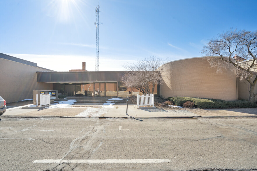 512 Jefferson Street, Waterloo, IA en venta - Foto del edificio - Imagen 1 de 34