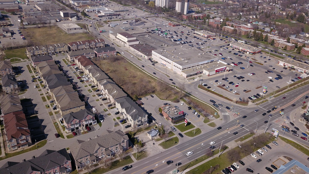 72-80 Bayly St W, Ajax, ON en venta - Foto del edificio - Imagen 1 de 3