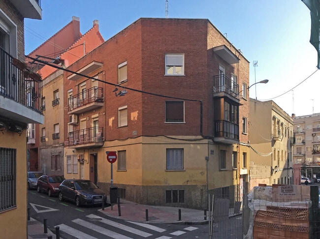 Más detalles de Calle Ana María, 8, Madrid - Edificio residencial​ en venta