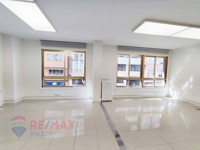 Más detalles de Oficina en alquiler