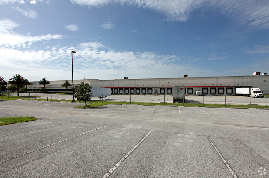 19925 Independence Blvd, Groveland, FL en alquiler - Foto del edificio - Imagen 3 de 4