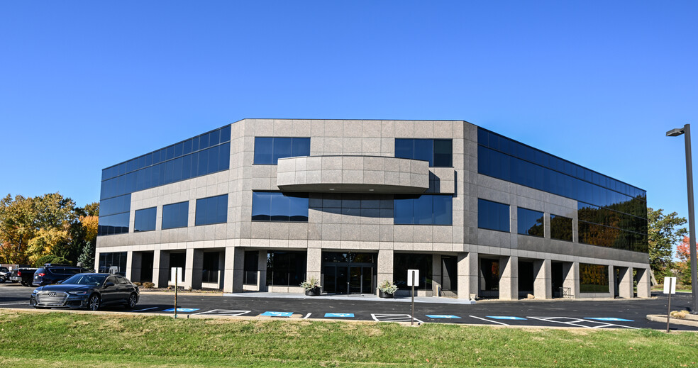 6120 Parkland Blvd, Mayfield Heights, OH en alquiler - Foto del edificio - Imagen 1 de 20