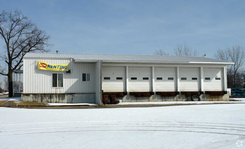 403 Stocker St, Angola, IN en alquiler - Foto del edificio - Imagen 2 de 2