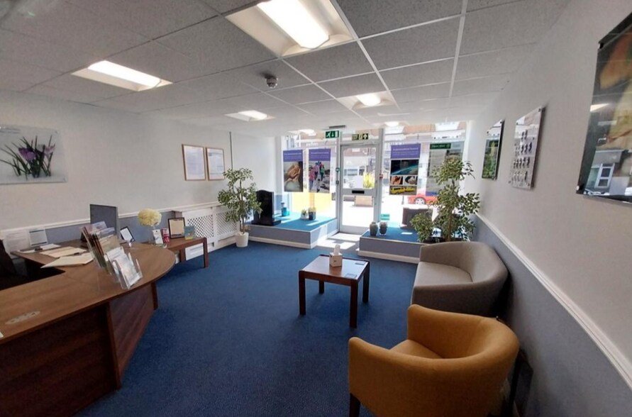 56-56B Goring Rd, Worthing en venta - Foto principal - Imagen 2 de 5