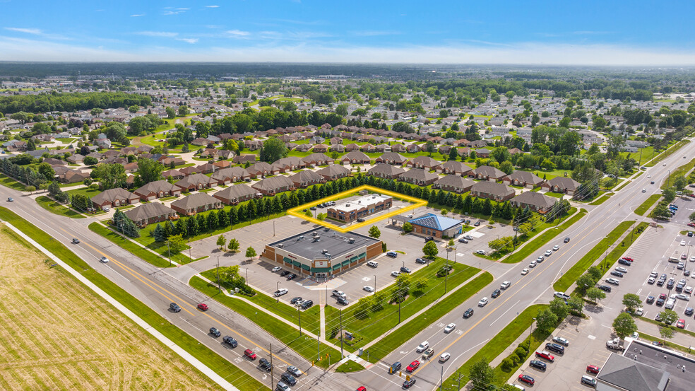 21740-21760 21 Mile Rd, Macomb Township, MI en alquiler - Foto del edificio - Imagen 3 de 4