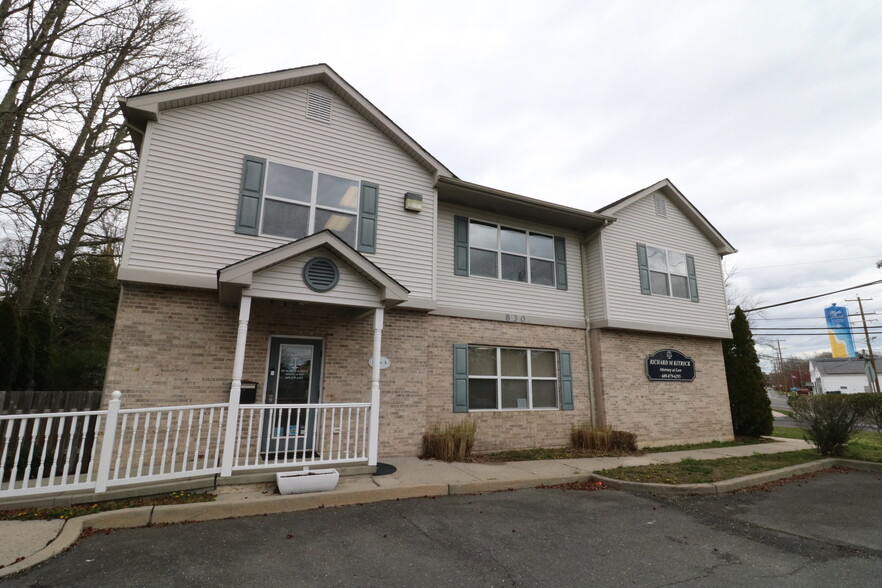 829 Radio Rd, Little Egg Harbor Twp, NJ en alquiler - Foto del edificio - Imagen 2 de 2