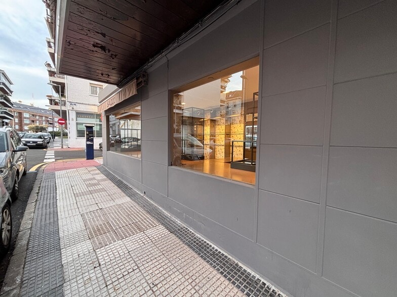 Avenida de España, 18, Majadahonda, Madrid en alquiler - Foto del edificio - Imagen 2 de 3