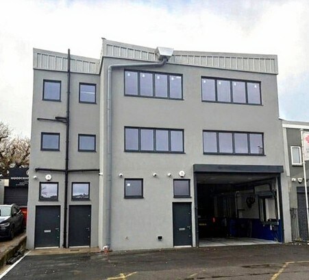 Stirling Way, Borehamwood en alquiler - Foto del edificio - Imagen 2 de 3