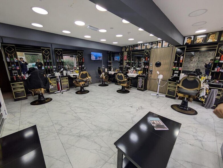 45 Church Rd, Godalming en venta - Foto del interior - Imagen 2 de 4