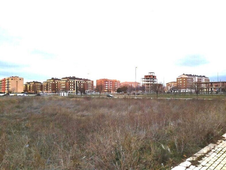 Terreno en Ávila, Ávila en venta - Foto del edificio - Imagen 3 de 5