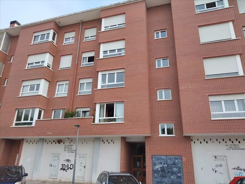 Local en Mungia en venta - Foto del edificio - Imagen 2 de 11