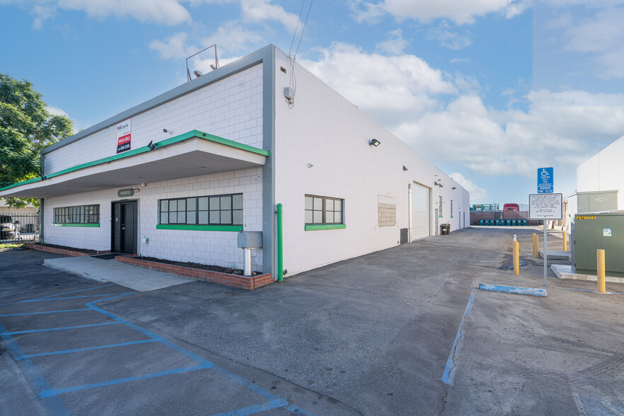 5885 N Paramount Blvd, Long Beach, CA en venta - Foto del edificio - Imagen 1 de 15