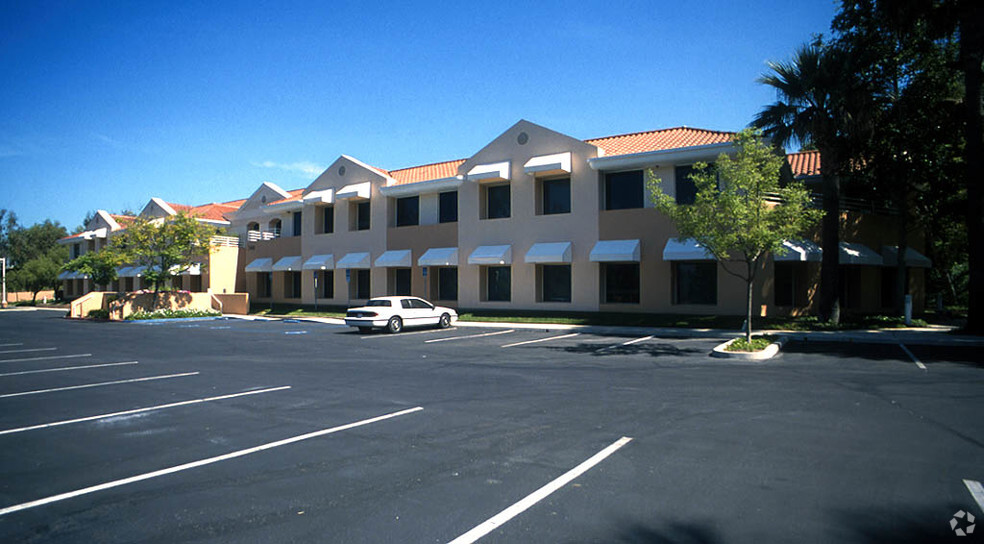 340 N Westlake Blvd, Westlake Village, CA en alquiler - Foto del edificio - Imagen 2 de 6