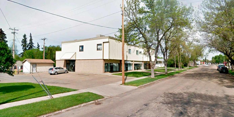 9804 104th St, Fort Saskatchewan, AB en venta - Foto del edificio - Imagen 2 de 17