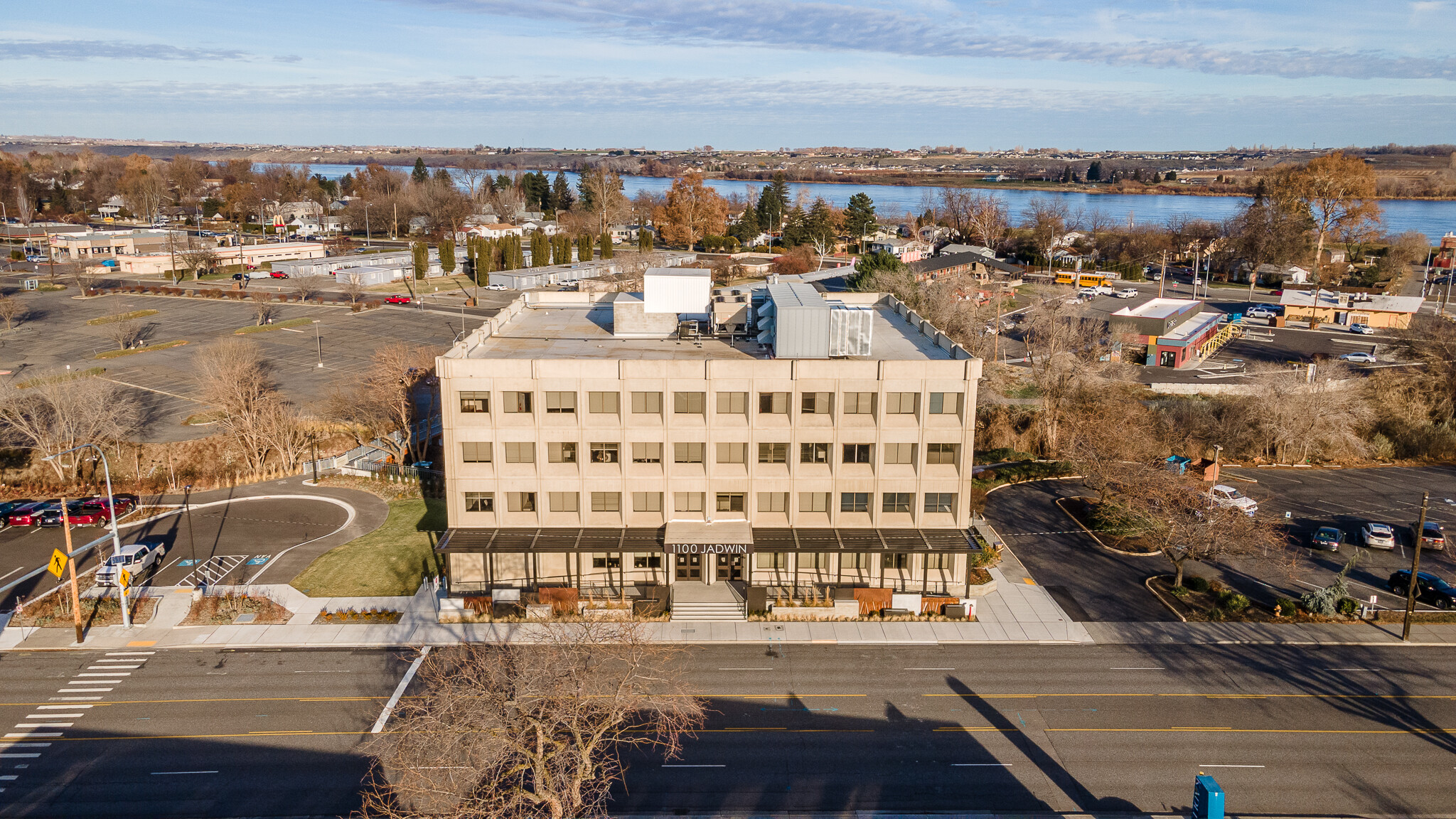 1100 Jadwin Ave, Richland, WA en alquiler Foto del edificio- Imagen 1 de 6