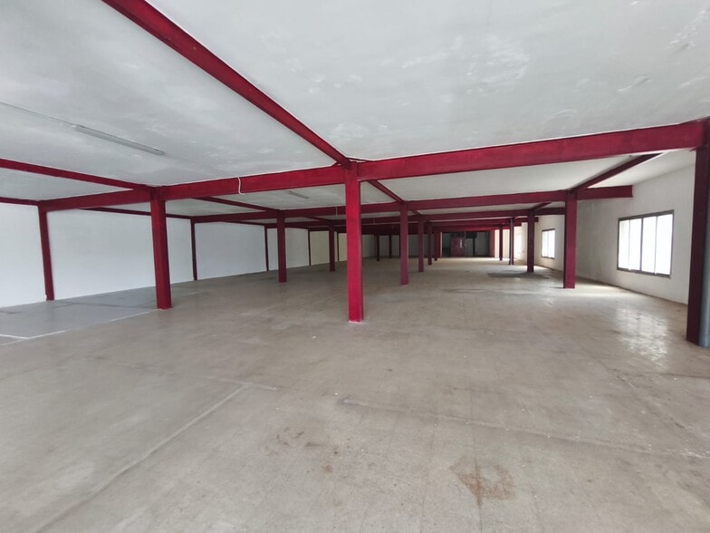 Nave en L'Hospitalet de Llobregat, Barcelona en venta - Foto del interior - Imagen 2 de 25