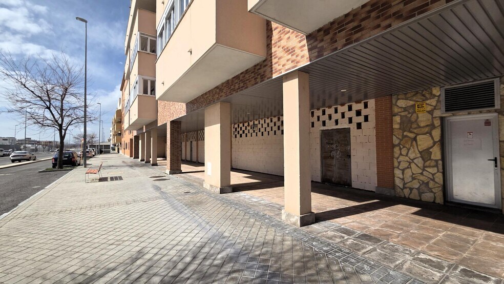 Local en Ávila, Ávila en alquiler - Foto del edificio - Imagen 2 de 4