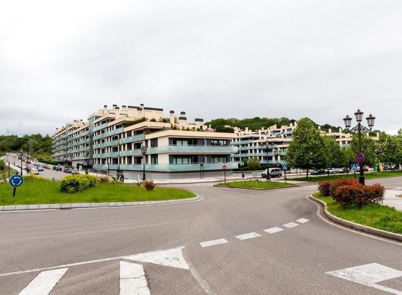 Calle Tapia de Casariego, Oviedo, Asturias en venta - Foto del edificio - Imagen 2 de 12