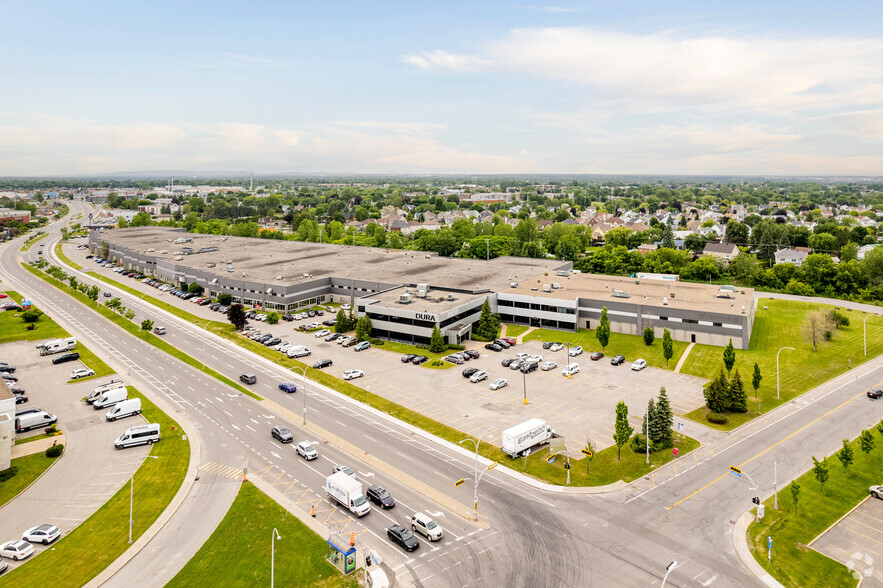 2103-2167 Boul Dagenais O, Laval, QC en alquiler - Vista aérea - Imagen 2 de 18