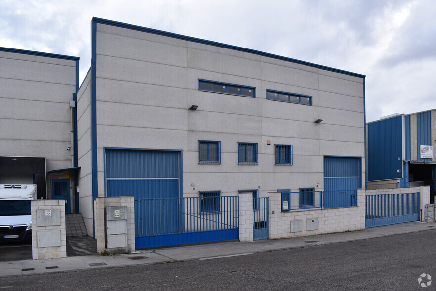 Calle Industria, 12, CAMARMA DE ESTERUELAS, Madrid en venta - Foto del edificio - Imagen 2 de 21