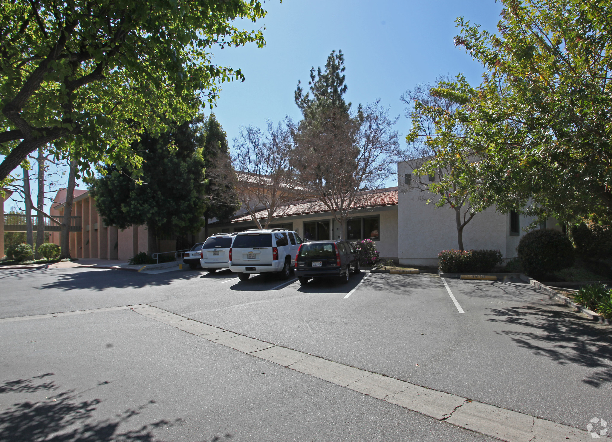 558 St. Charles Dr, Thousand Oaks, CA en alquiler Foto del edificio- Imagen 1 de 7