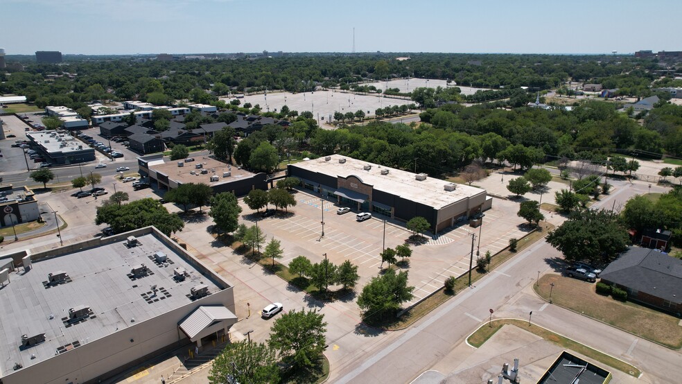 1002-1006 N Collins St, Arlington, TX en venta - Foto del edificio - Imagen 3 de 11