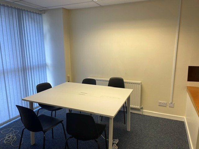 12-14 Vermont Pl, Milton Keynes, BKM MK15 8JA - Unidad 13 -  - Foto del interior - Image 2 of 6