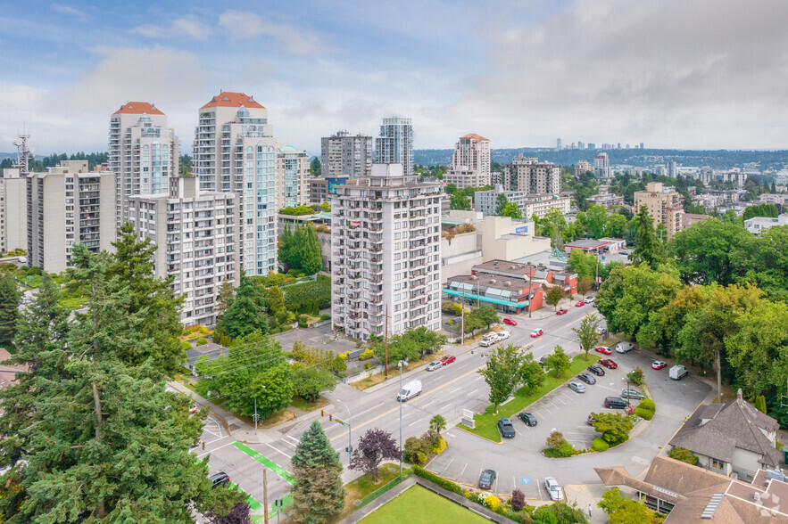 621 Eighth St, New Westminster, BC en venta - Foto del edificio - Imagen 2 de 5