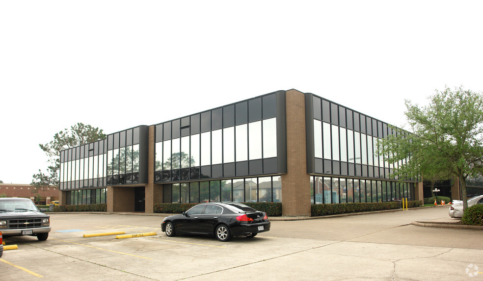 16850 Saturn Ln, Houston, TX en alquiler - Foto del edificio - Imagen 1 de 19