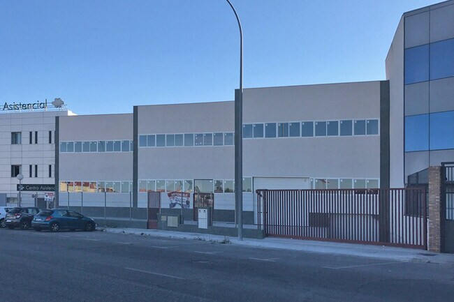 Más detalles de Avenida de la Reguera, 7, Móstoles - Nave en venta
