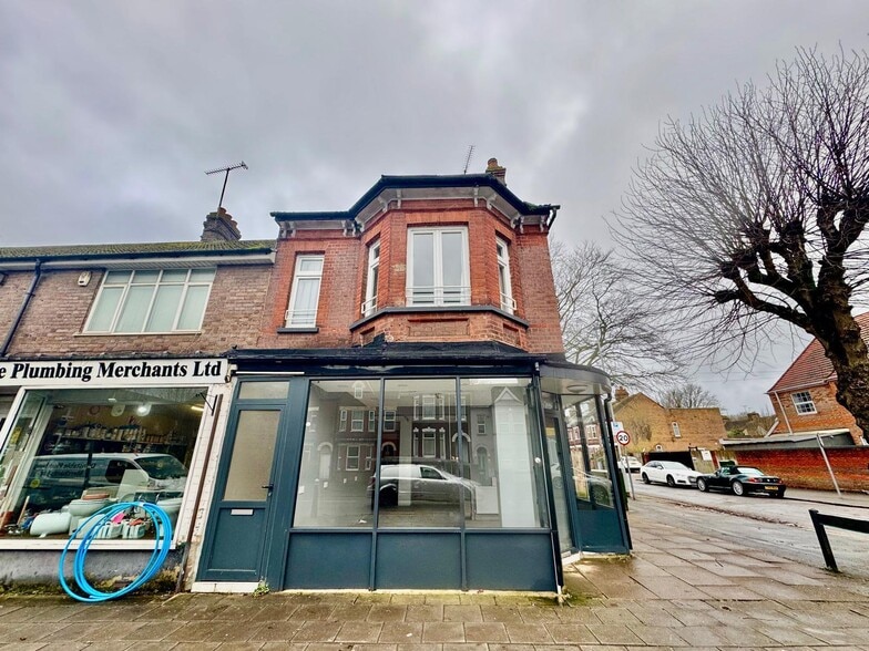 139 High Street North, Dunstable en venta - Foto del edificio - Imagen 2 de 6