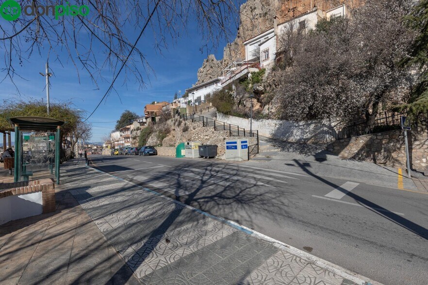 Calle Solana de la Mora, 4, Cogollos de la Vega, Granada en venta - Foto del edificio - Imagen 3 de 17