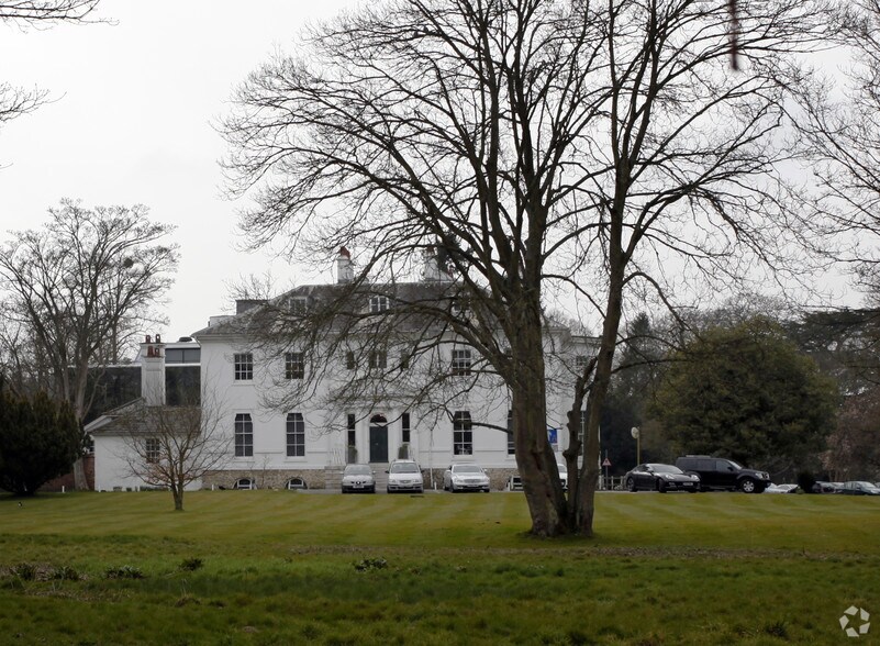 Thorncroft Dr, Leatherhead en alquiler - Foto del edificio - Imagen 3 de 7