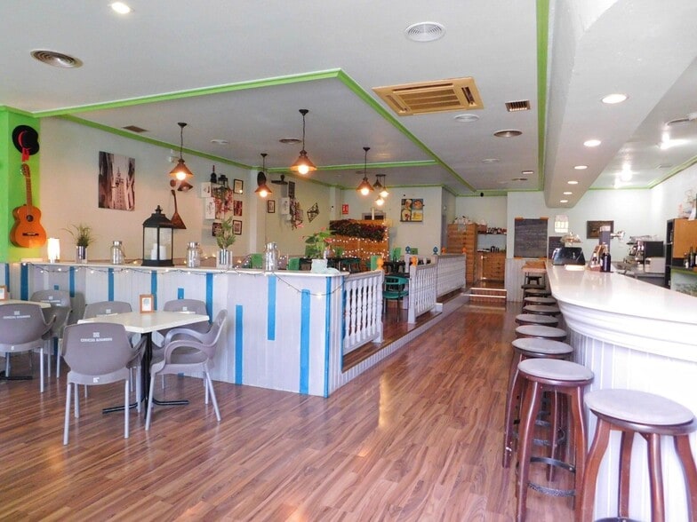 Oficina en Orihuela en venta - Foto del edificio - Imagen 2 de 25