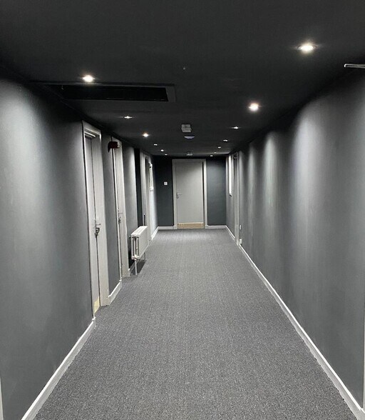 49 John Finnie St, Kilmarnock en alquiler - Foto del edificio - Imagen 3 de 10