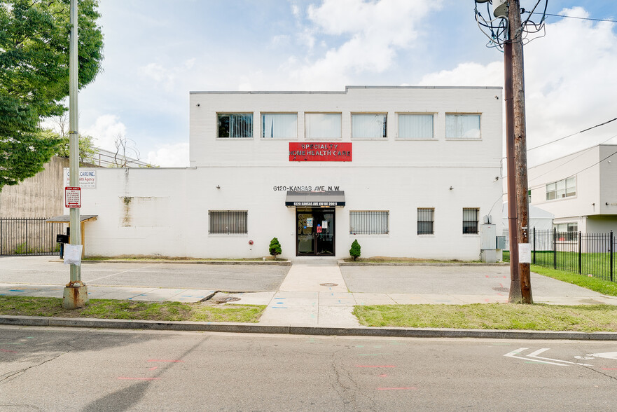 6120 Kansas Ave NW, Washington, DC en alquiler - Foto del edificio - Imagen 2 de 12