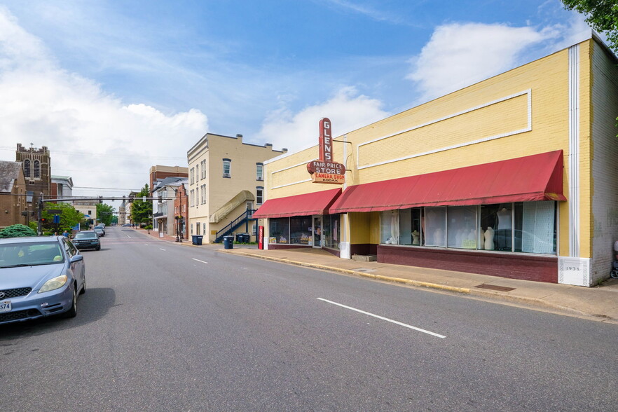 227 N Main St, Harrisonburg, VA en venta - Foto del edificio - Imagen 2 de 31