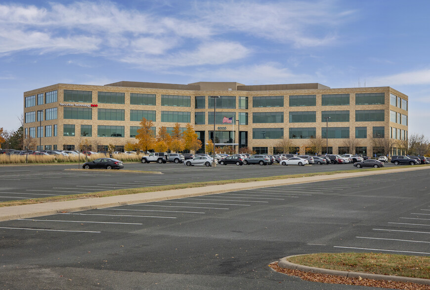 6000 Nathan Ln, Plymouth, MN en alquiler - Foto del edificio - Imagen 2 de 7