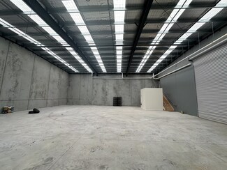 Más detalles de 4 Maughan Way, Cranbourne West - Nave en alquiler
