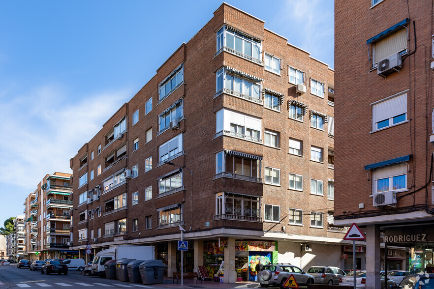 Calle Cánovas del Castillo, 5, Alcalá De Henares, Madrid en alquiler - Foto del edificio - Imagen 1 de 2